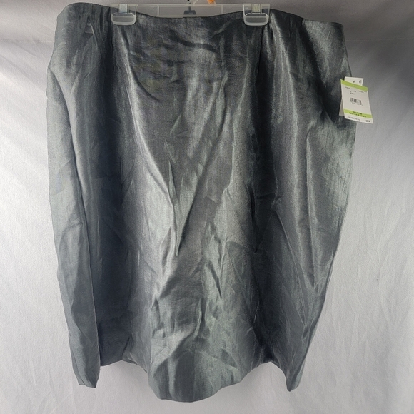NWT Kasper Woman metallic pencil skirt in Silver Streak size 18W - Picture 3 of 5